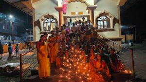 नावेली येथे सम्राट क्लबचा दीपोत्सव सोहळा, दीपरंगोली स्पर्धेत कविशा देसाई यांना प्रथम बक्षीस.