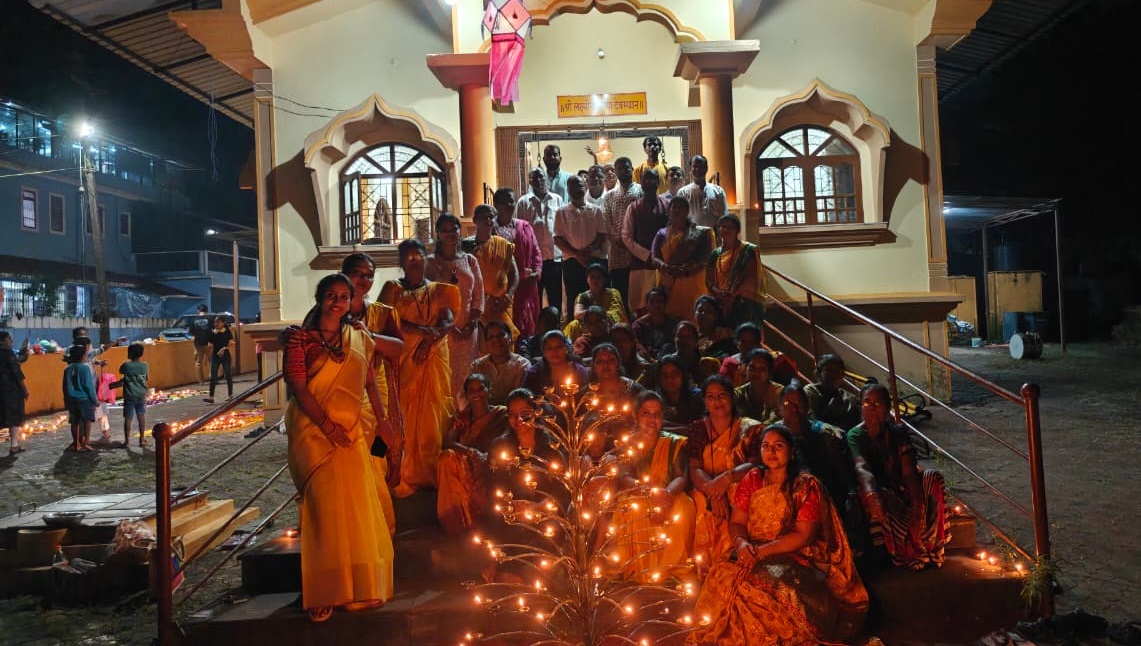 नावेली येथे सम्राट क्लबचा दीपोत्सव सोहळा, दीपरंगोली स्पर्धेत कविशा देसाई यांना प्रथम बक्षीस.