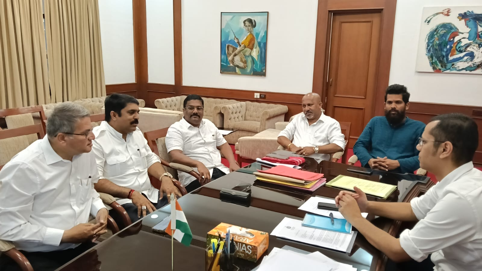Goa Opposition Plans Unified Strategy to Confront Govt on Economy, Tourism & Nightclub Incident