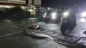 Crumbling Cross Drain Poses Danger on Margao-Chandor Road